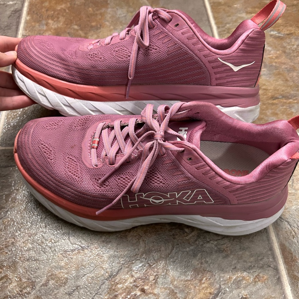 Hoka One One Women's Mauve Bondi 6 shoes